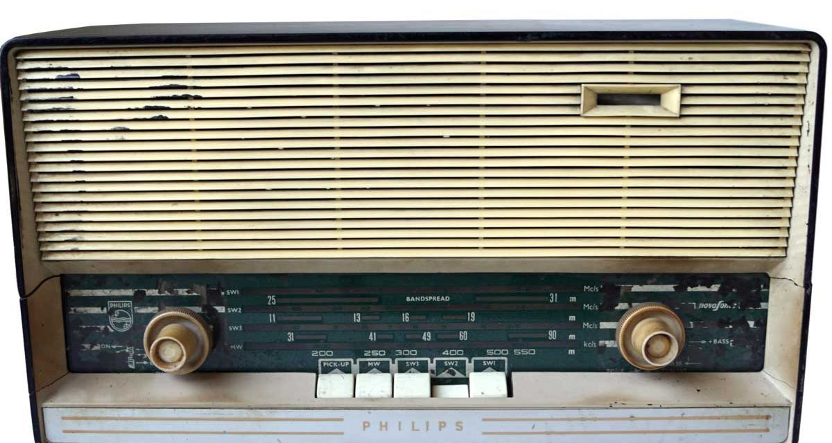 TRADEMARK LIVING Original gammel vintage radio – alle er forskellige