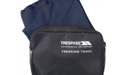 Trespass Soaked – Hurtigtørrende mikrofiber håndklæde – Blå – 45 x 90 cm.